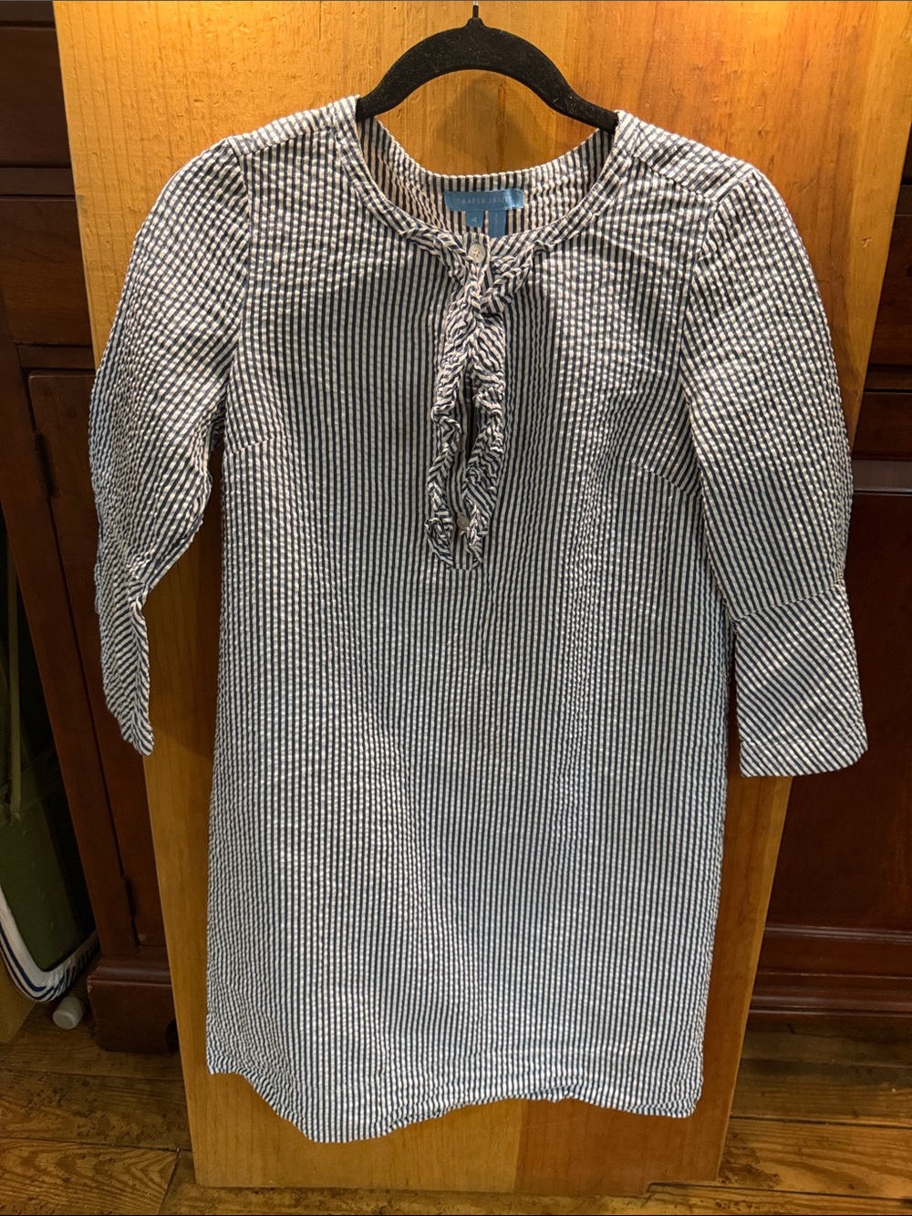 Draper James Seersucker 100% Cotton Shift dress Blue and White Dress